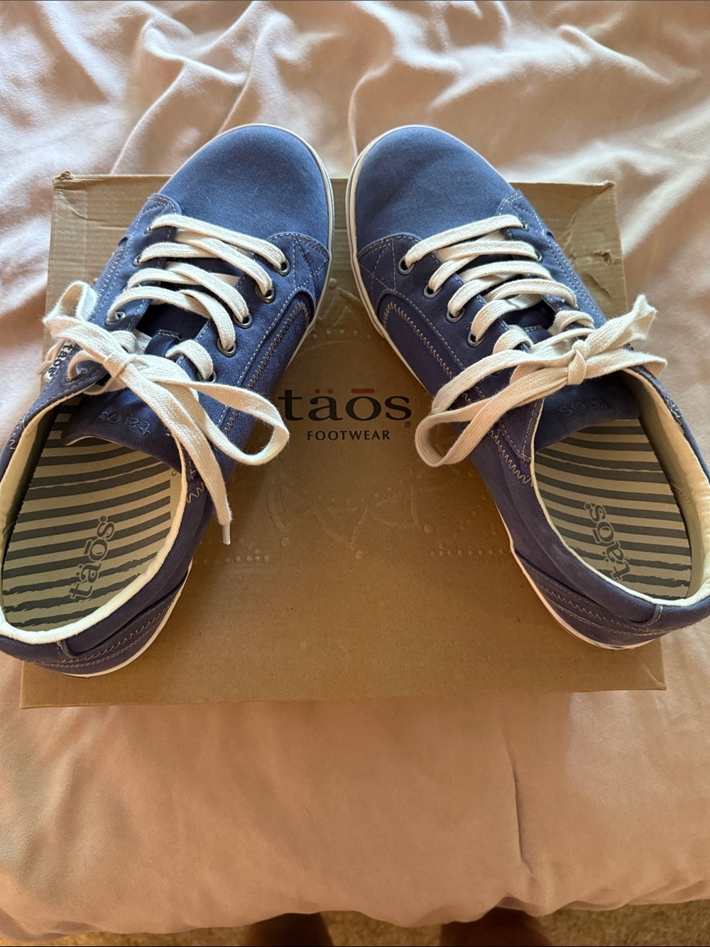 Taos Footwear Blue Canvas Lace-Up Sneakers
